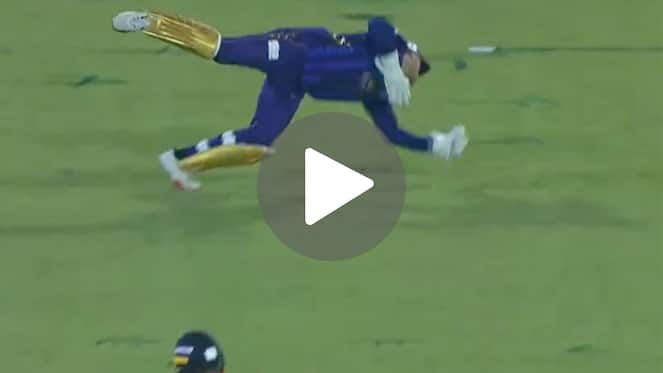 [Watch] Laurie Evans Pulls Off A One-Handed Stunner To Dismiss Shai Hope In PSL 2024 Clash